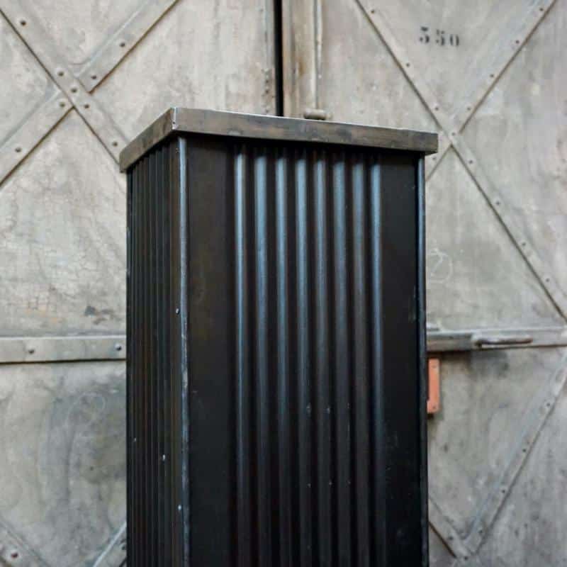 Armoire en métal vintage