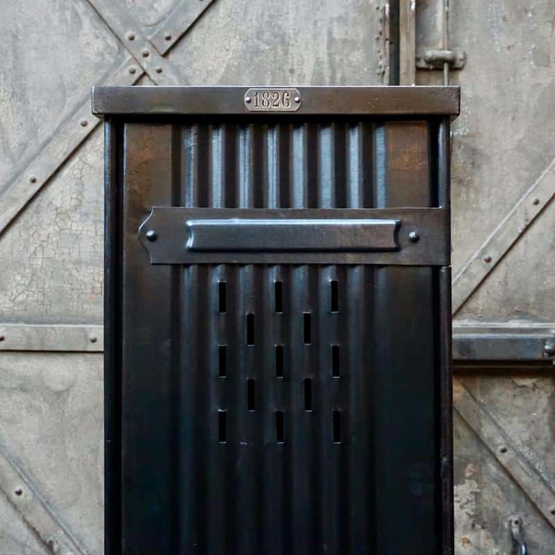 Rangement industriel métallique vintage