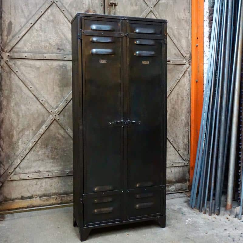 Ancien vestiaire métal avec étagère