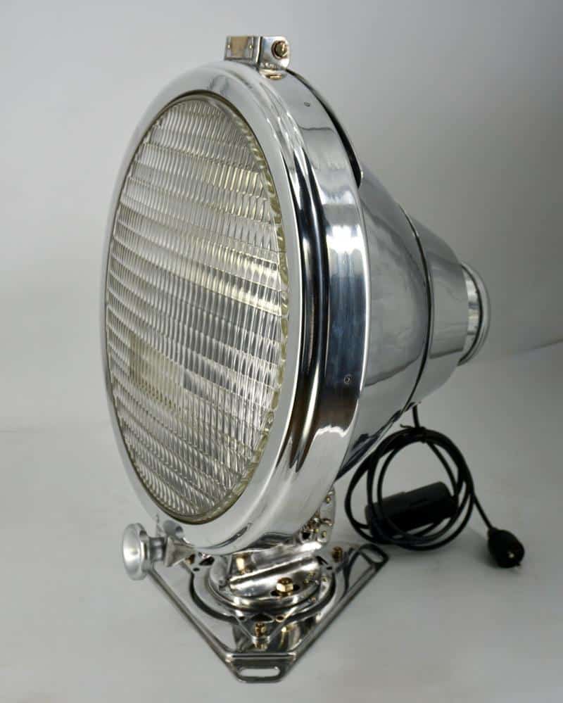 Projecteur de base militaire