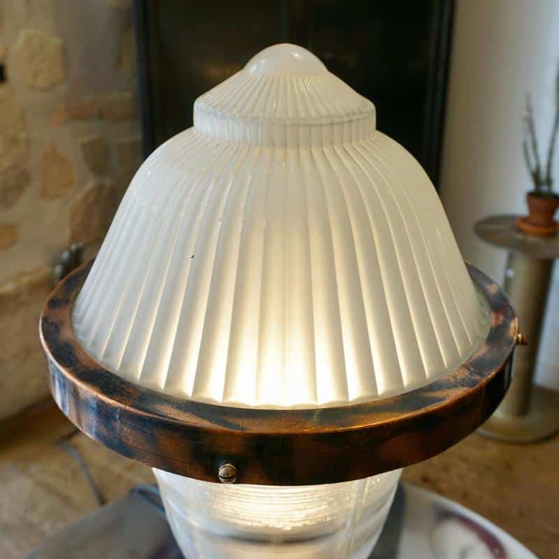 ancien lampadaire de rue Holophane vers 1920