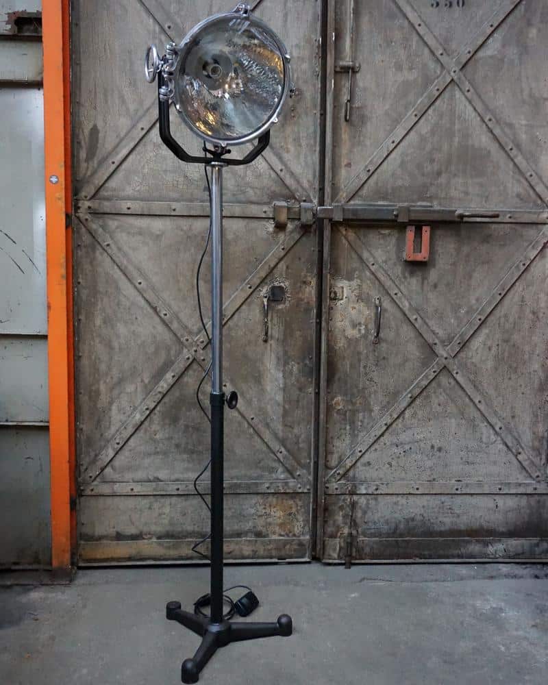 vINTAGE INDUSTRIAL FLOOR LAMP