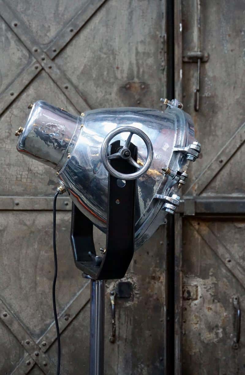 Industrial spotlight in Paris at Jérôme Lepert’s.