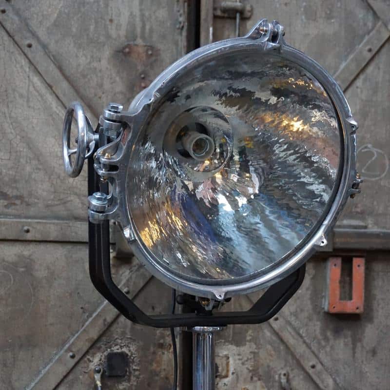 Projecteur industriel ancien en aluminium réeelectrifié