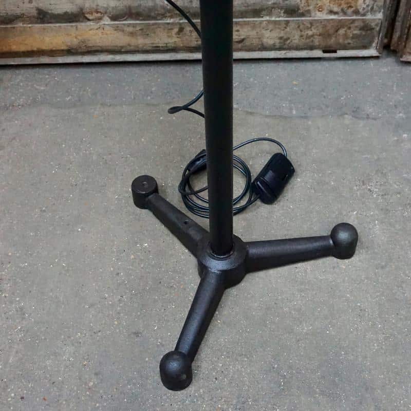 lAMPADAIRE PROJECTUR INDUS ANCIEN