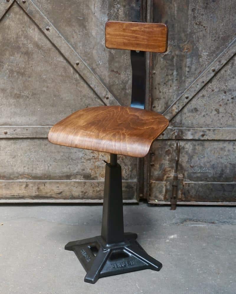 VINTAGE INDUSTRIAL SINGER CHAIR