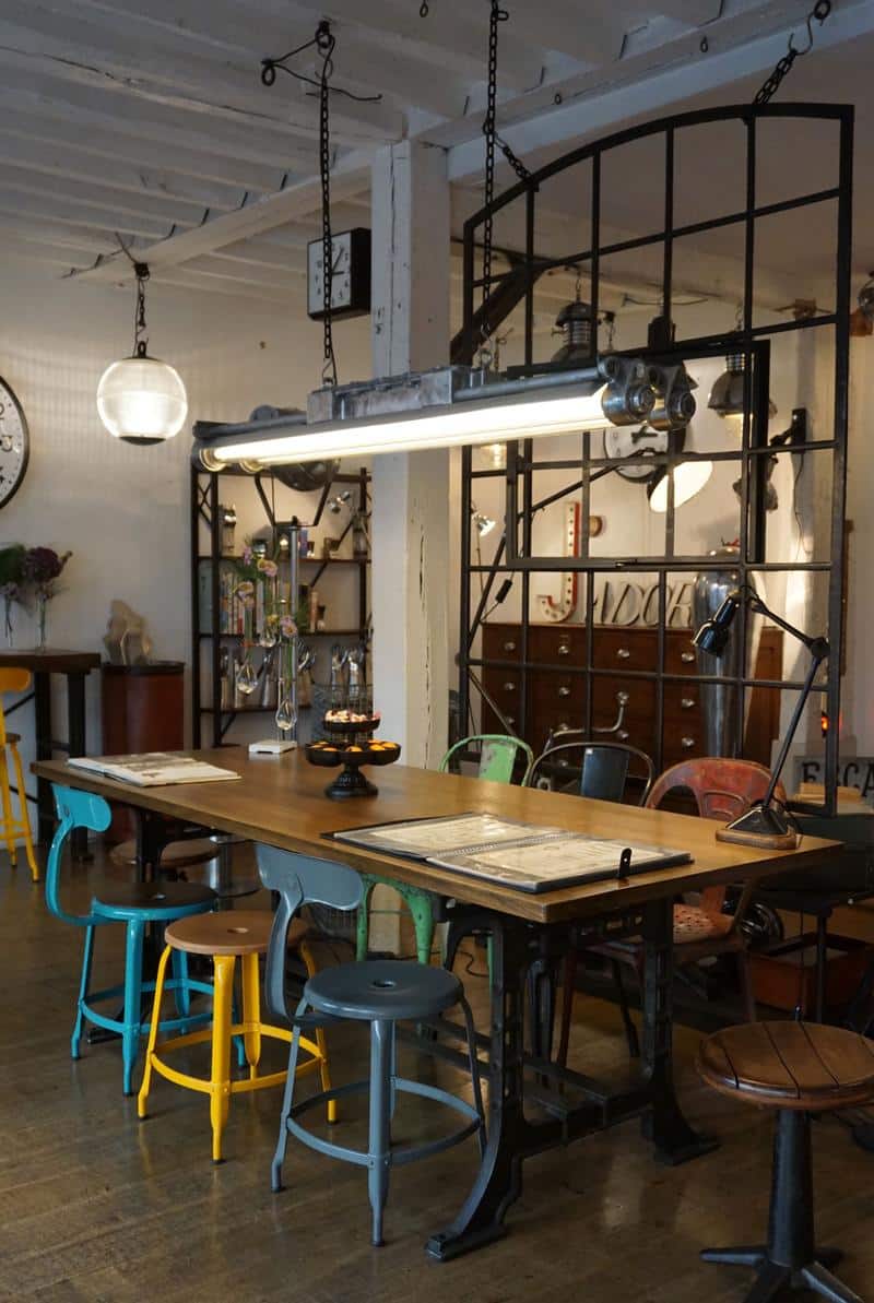 Grande lampe longue et plate