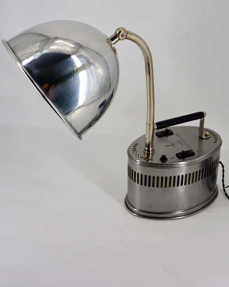 Lampe orientable et articulée
