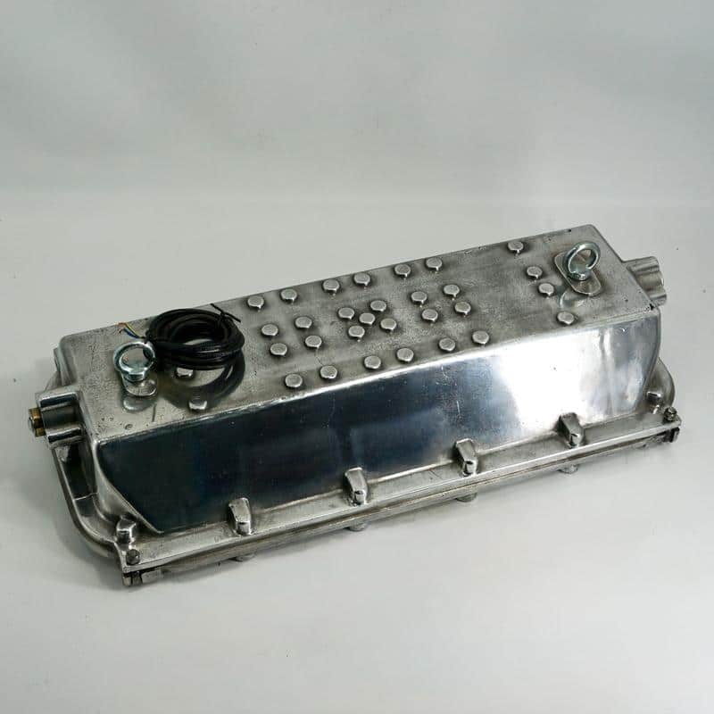 Ancien luminaire industriel antidéflagrant MAPELEC, modèle rectangulaire vitré avec structure métallique et finition aluminium poli.