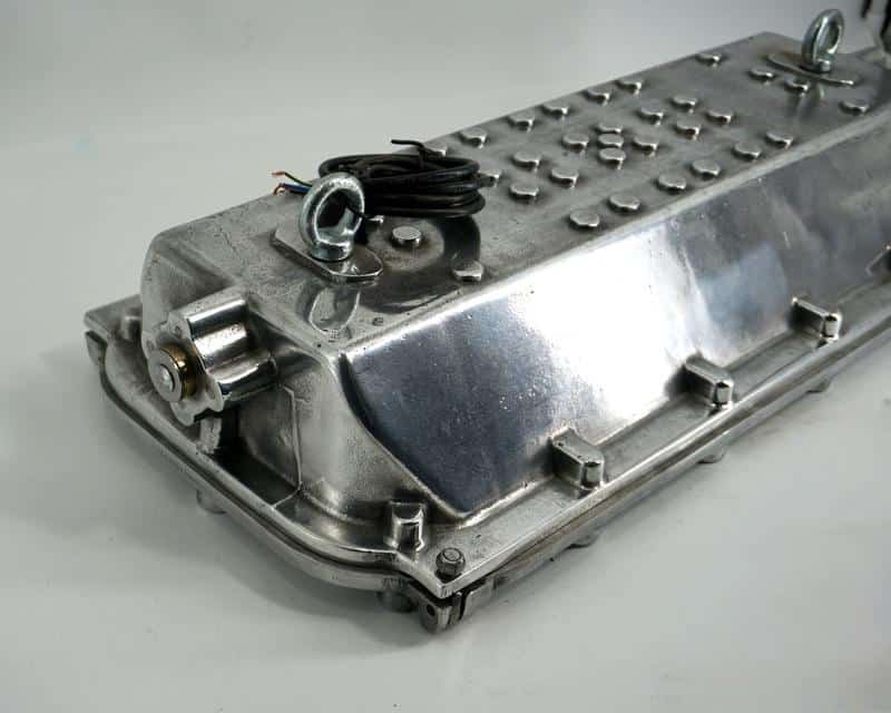 Plafonnier industriel vintage MAPELEC ADF, éclairage d'atelier ancien avec vitre de protection et double tube lumineux.