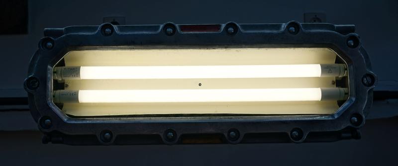 Lampe industrielle chez Jérome lepert à Paris dans le marais